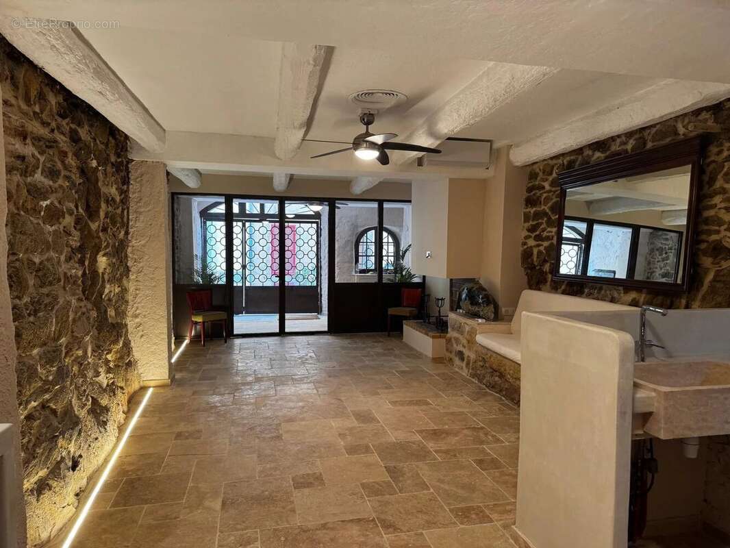 Appartement à GRIMAUD