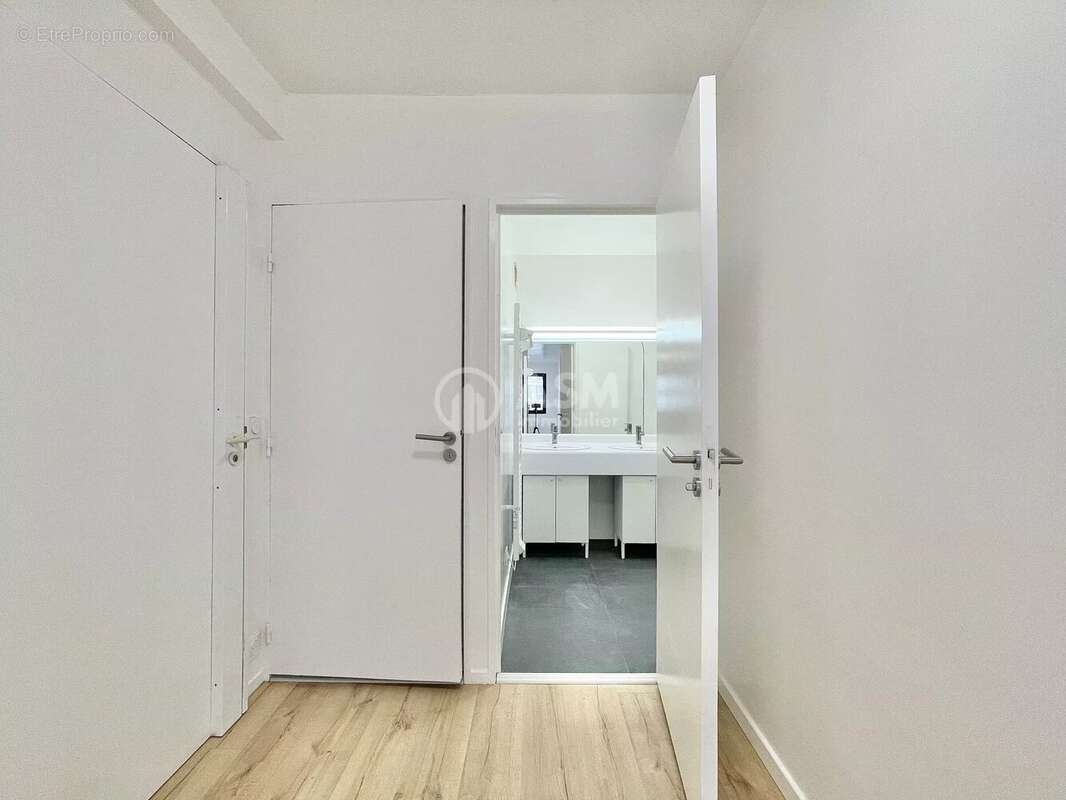Appartement à COURBEVOIE