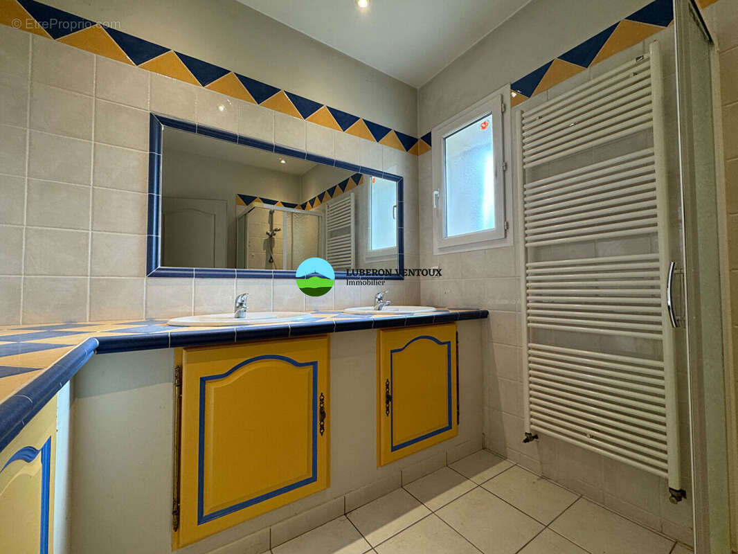 Maison à PERNES-LES-FONTAINES