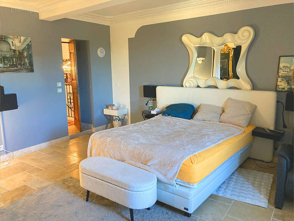 Maison à MONTELIMAR