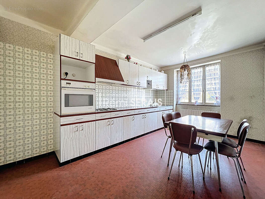 Maison à CONDE-SUR-NOIREAU