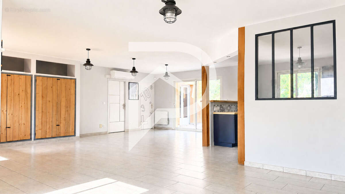 Maison familiale 158m2 avec piscine, sous-sol complet - photo 4