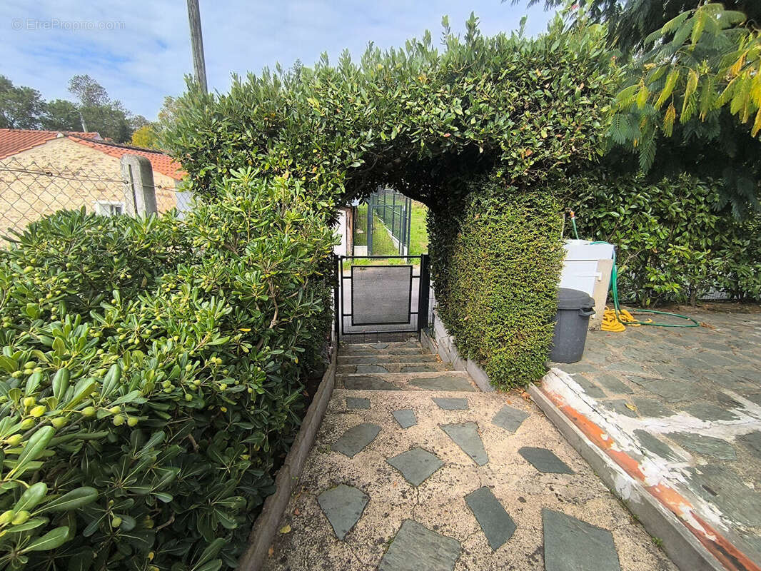 Maison à COMMEQUIERS