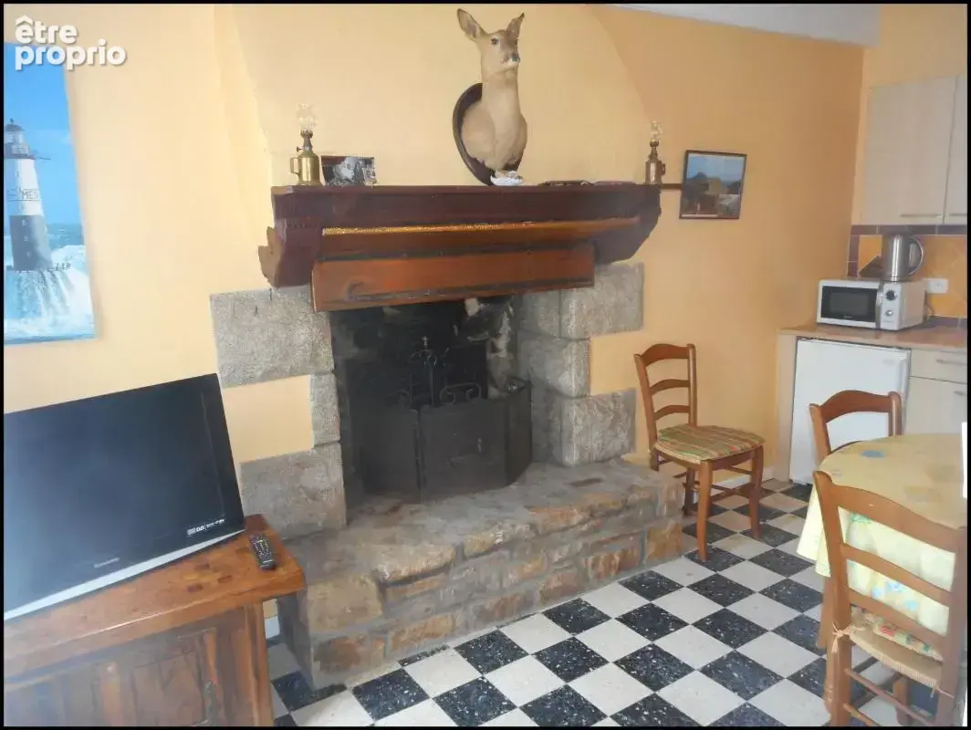 SCRIGNAC : Charmante maison en pierres au cœur d’un village breton - photo 4