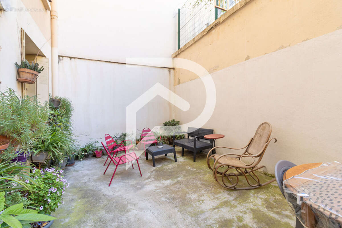 Appartement à MARSEILLE-5E