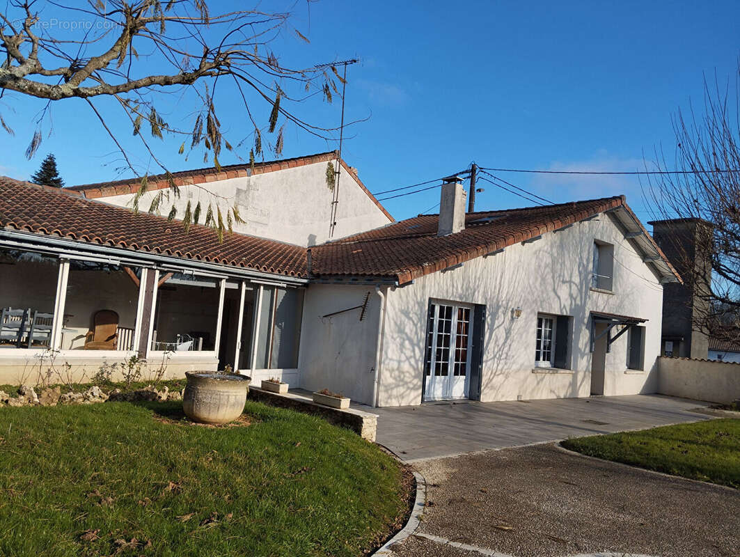 Maison à SAINT-SULPICE-DE-COGNAC