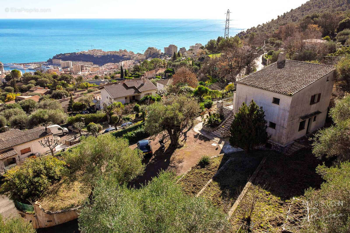 Villa provençale offrant une vue panoramique sur la mer à La Turbie, à 5 minutes de Monaco - photo 12