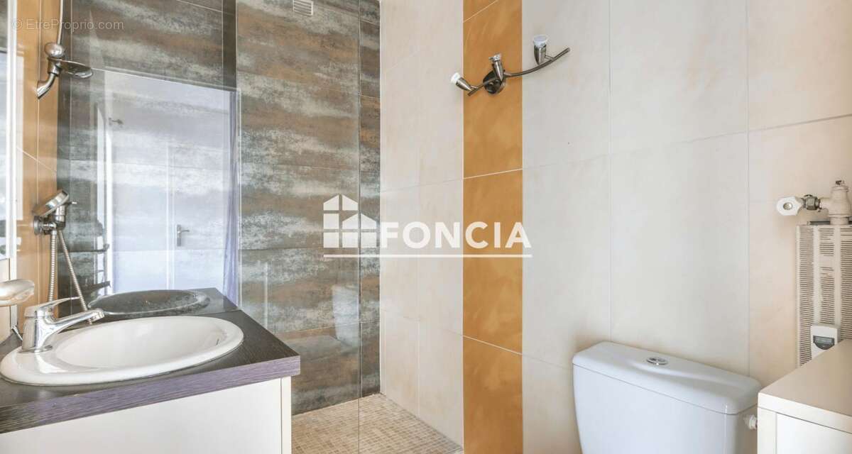 Appartement à LE PONT-DE-CLAIX