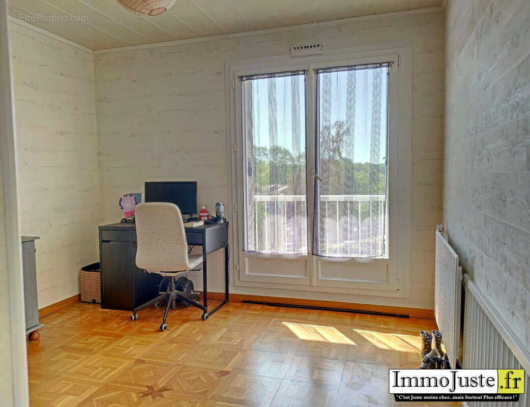 Appartement à MAGNY-LES-HAMEAUX