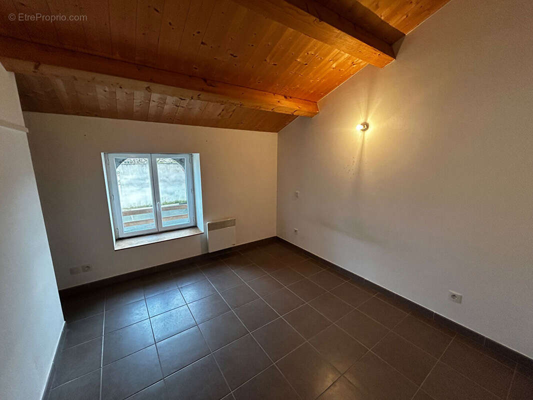 Maison à CROIX-CHAPEAU