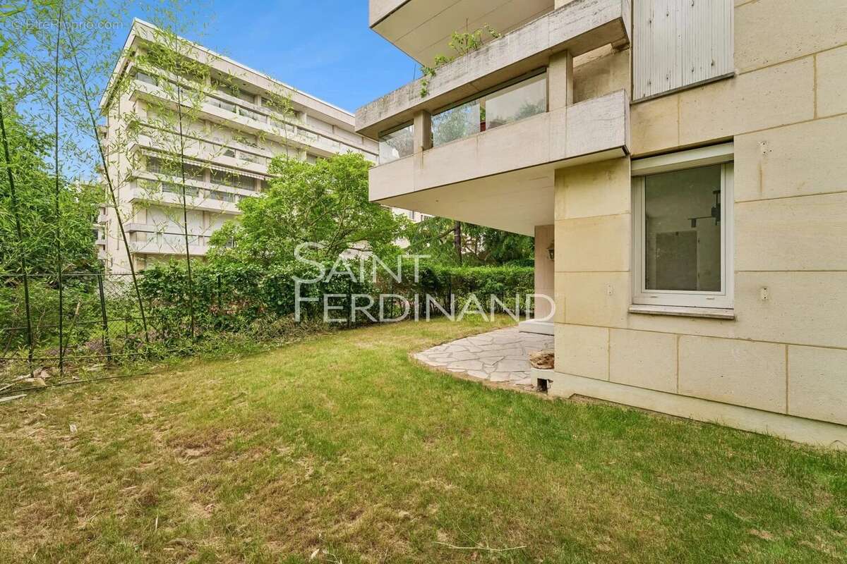 Appartement à NEUILLY-SUR-SEINE