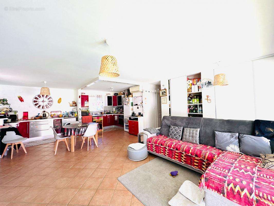 Maison à CHATEAUNEUF-LES-MARTIGUES