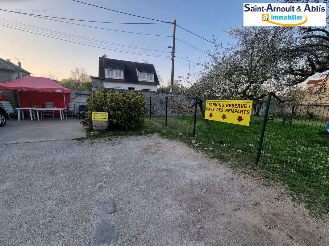 Autre à SAINT-ARNOULT-EN-YVELINES