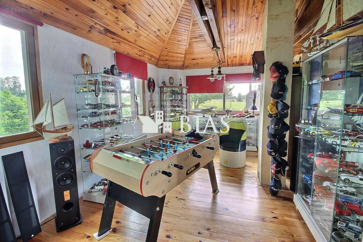 Maison à SAINT-OUEN-DE-THOUBERVILLE