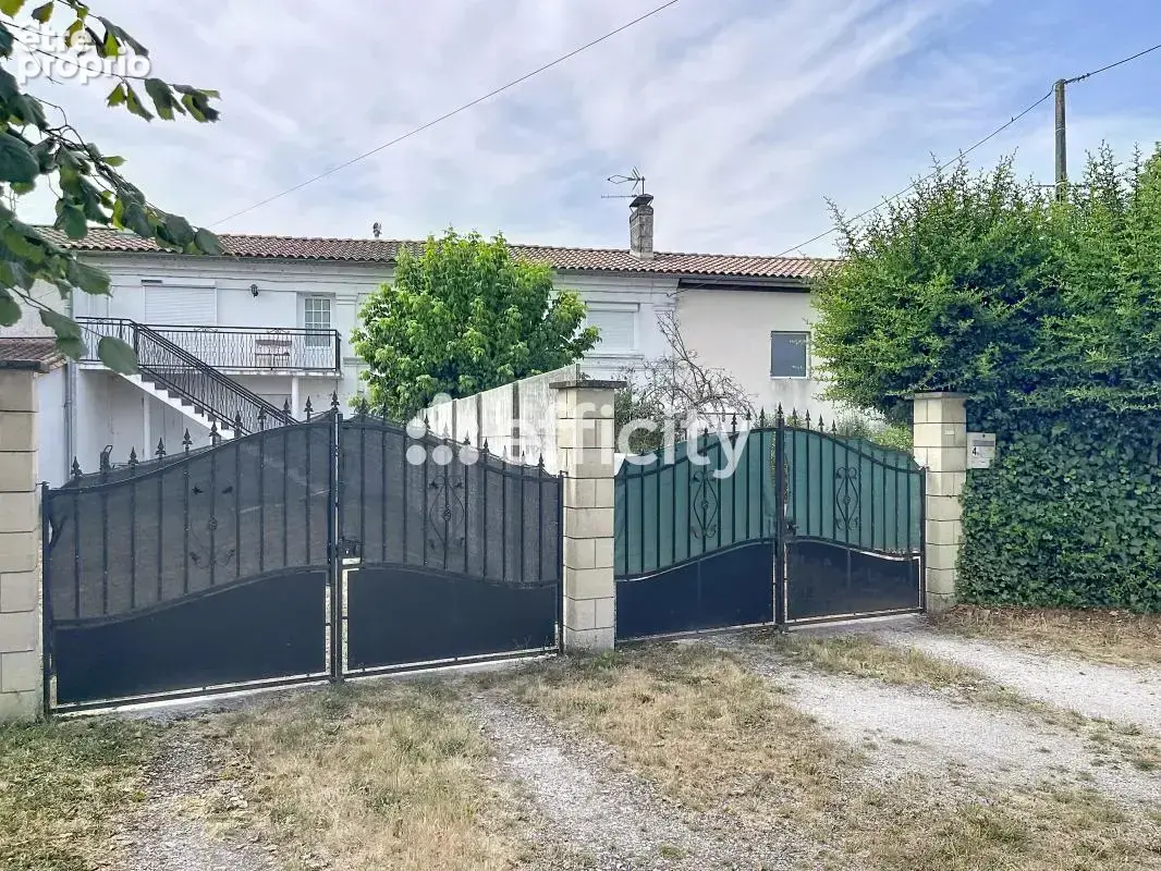 Maison 6 pièces 169 m² à vendre à Les Peintures (33230) - photo 2