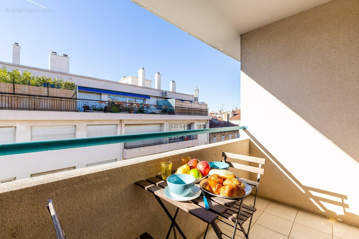 Appartement à MARSEILLE-5E