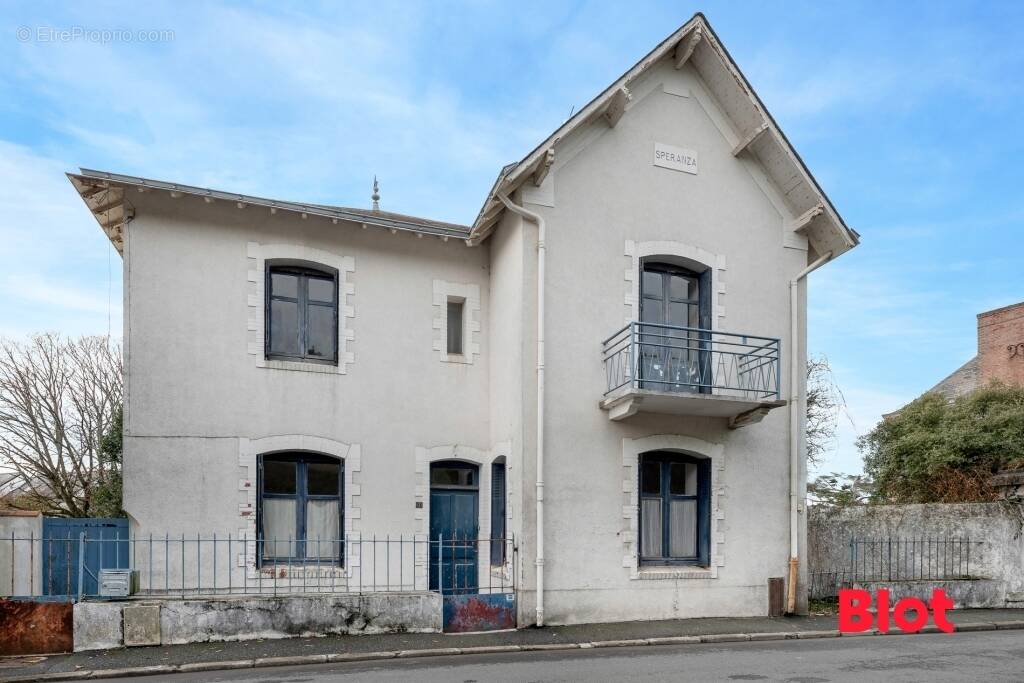 Maison à LE POULIGUEN