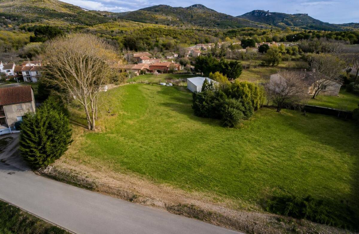 Terrain à SAINT-JEAN-DE-LA-BLAQUIERE