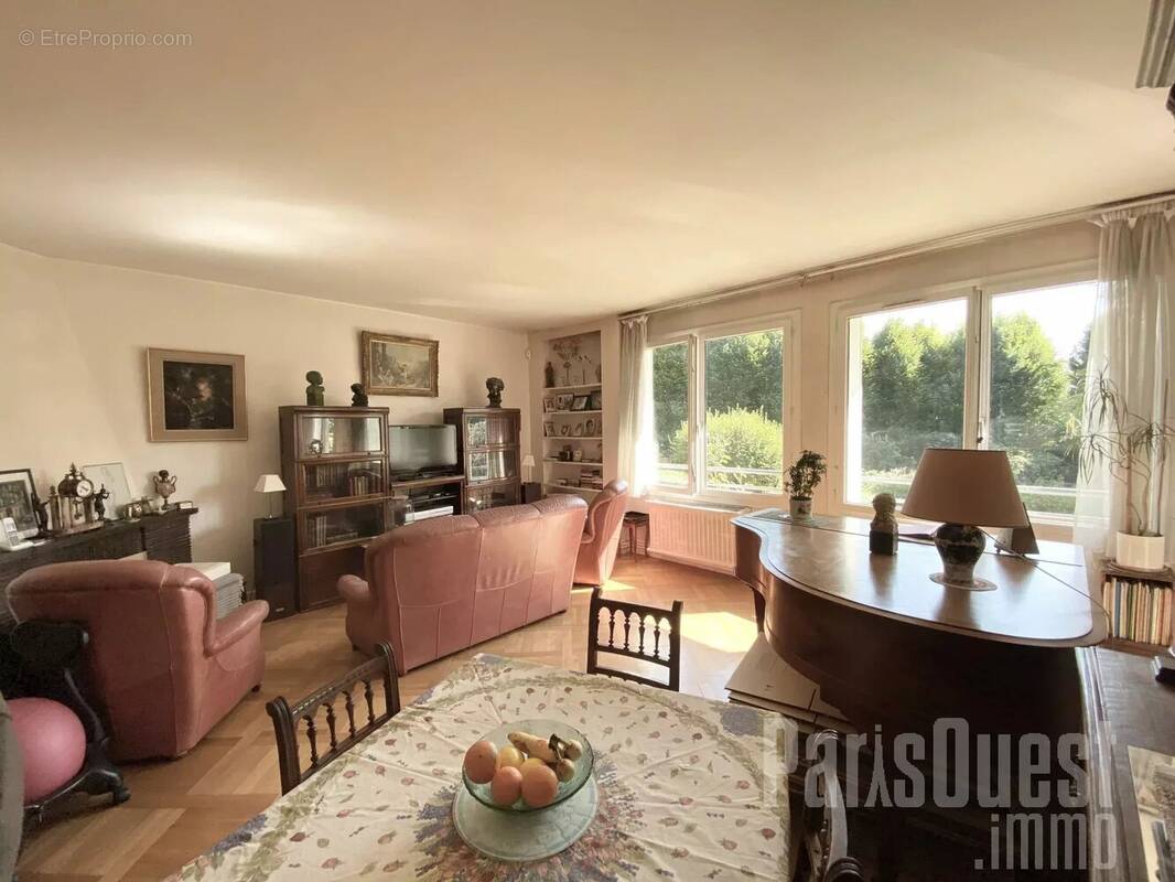 Appartement à VILLE-D&#039;AVRAY