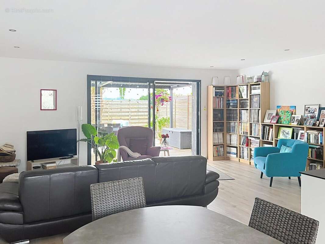 Maison 129 m² à L'isle-Jourdain  - photo 5