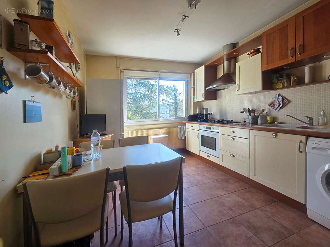 Appartement Ecully 5 pièce(s) 96.71 m2 - photo 8