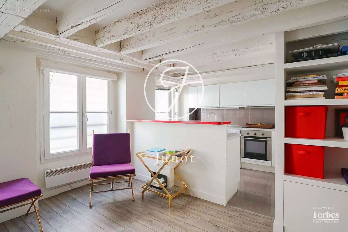 Appartement à PARIS-3E