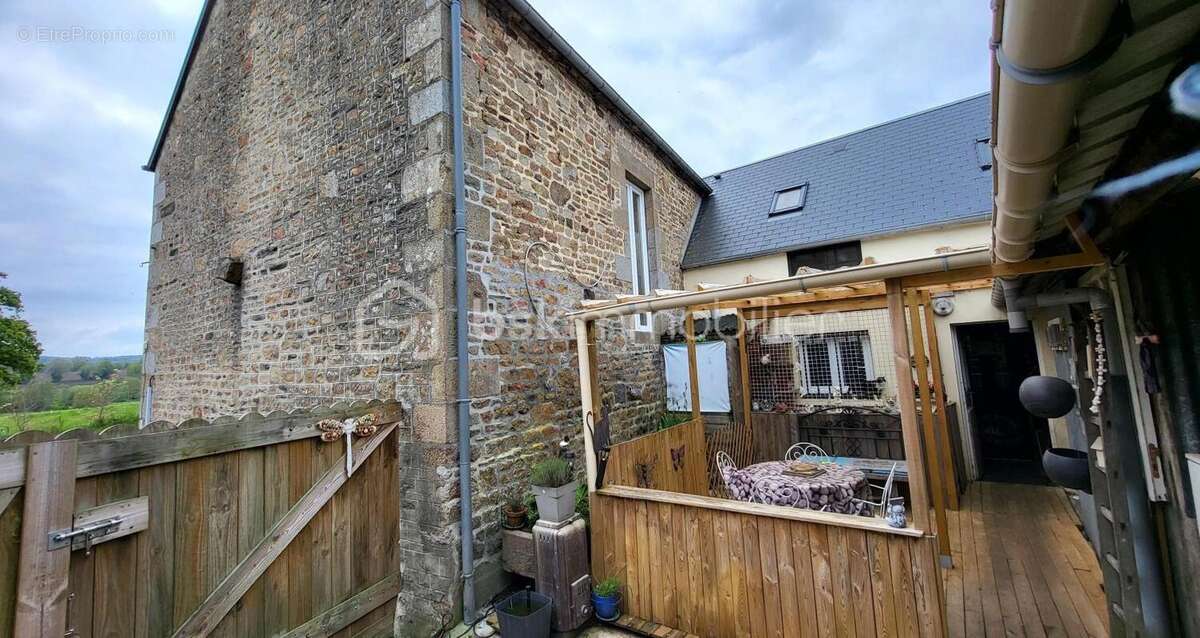 Maison à LE MESNIL-GILBERT