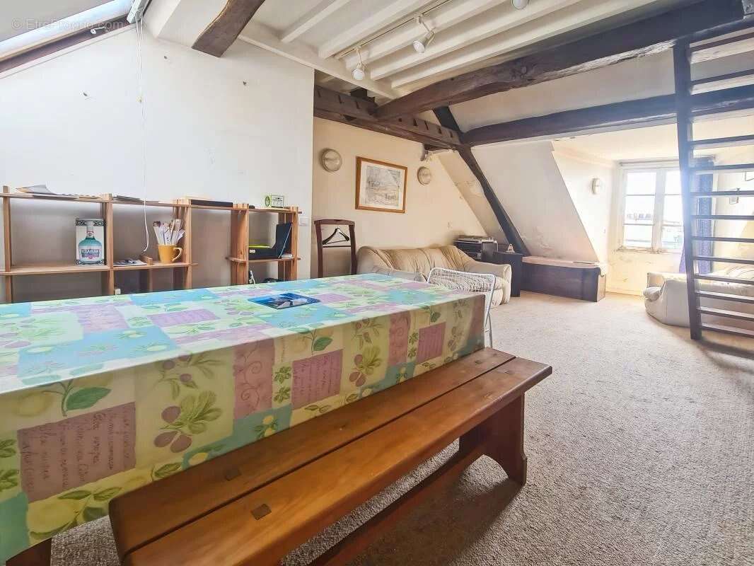 Appartement à PARIS-4E