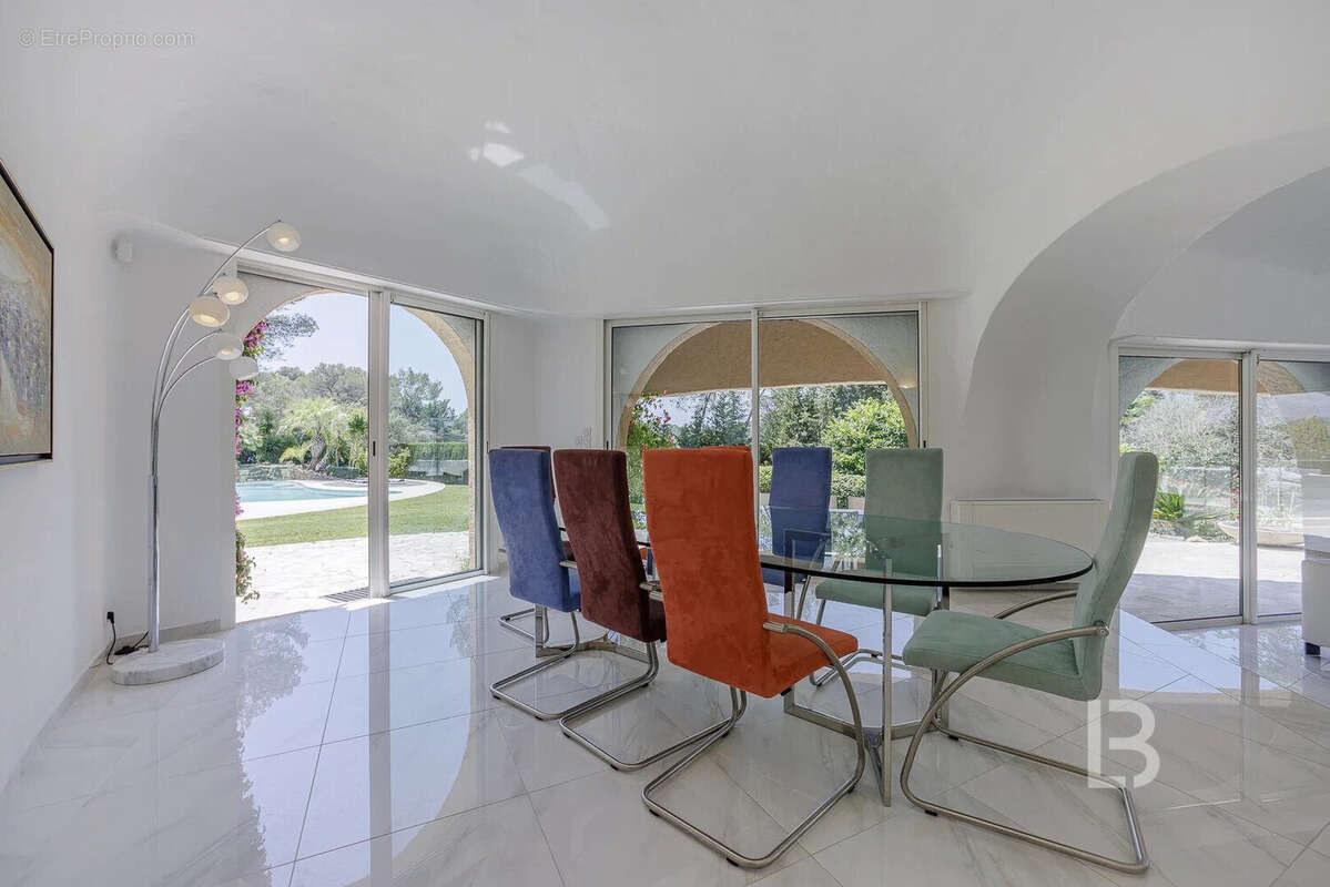 Maison à MOUANS-SARTOUX