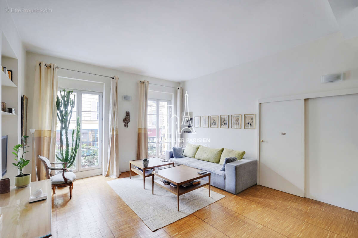 Appartement à PARIS-17E