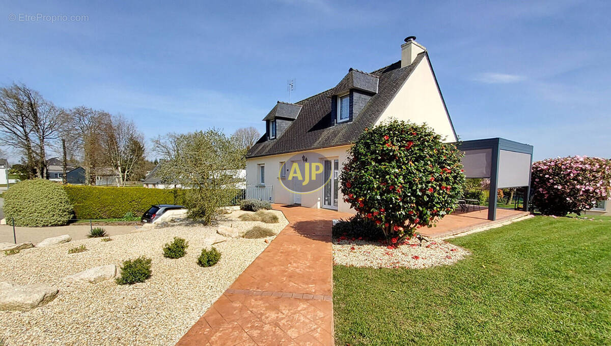 Maison à SAINT-GONNERY