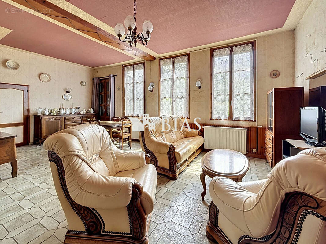 Maison à LA HAYE-MALHERBE