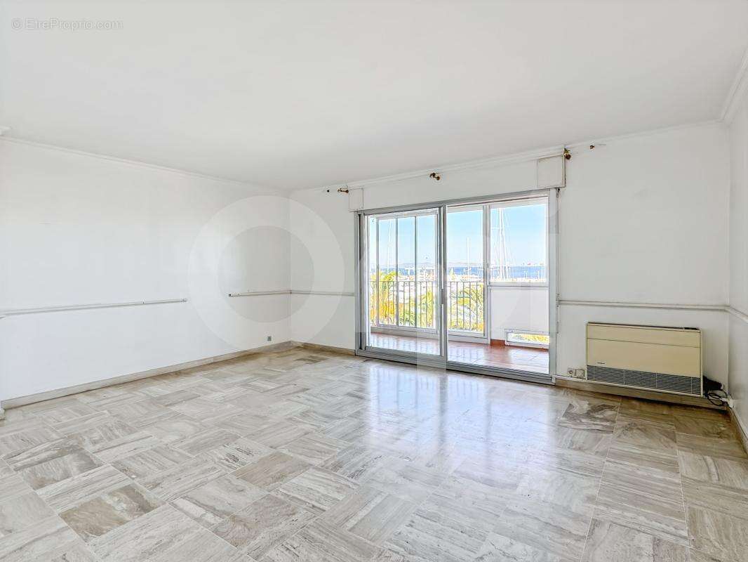 Appartement À Vendre - photo 2