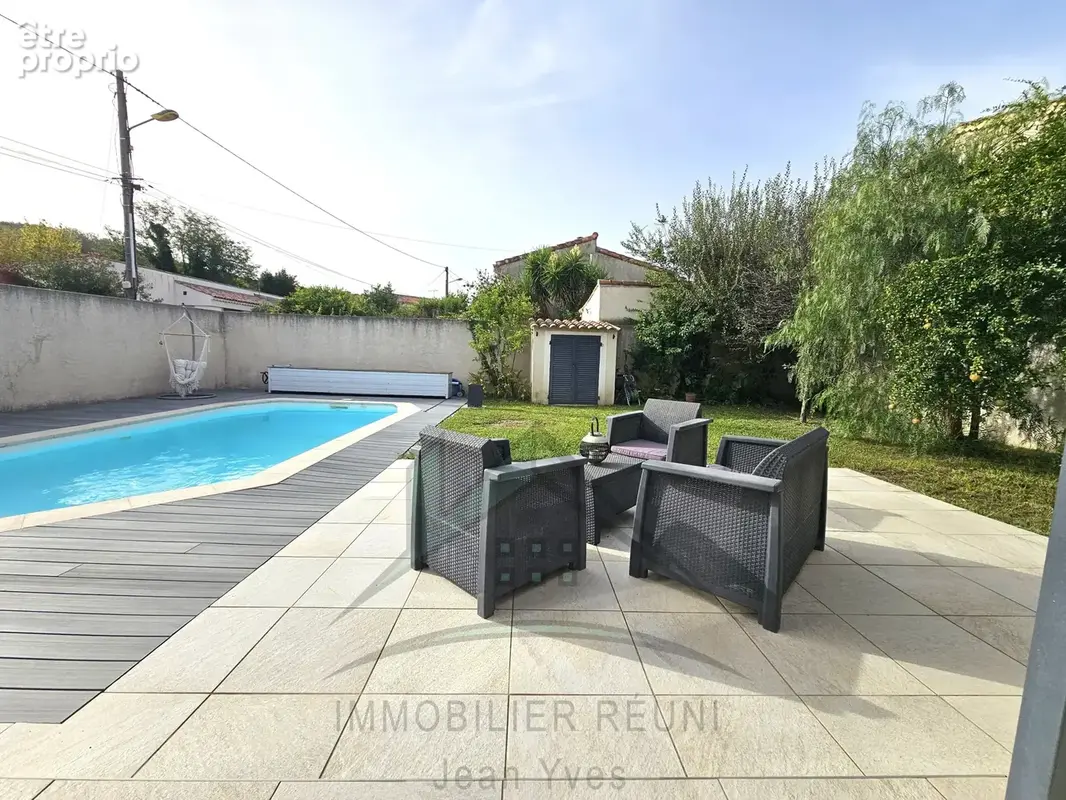 Bienvenue à Saint-Mitre-les-Remparts ! 4 chambres   Piscine - photo 4