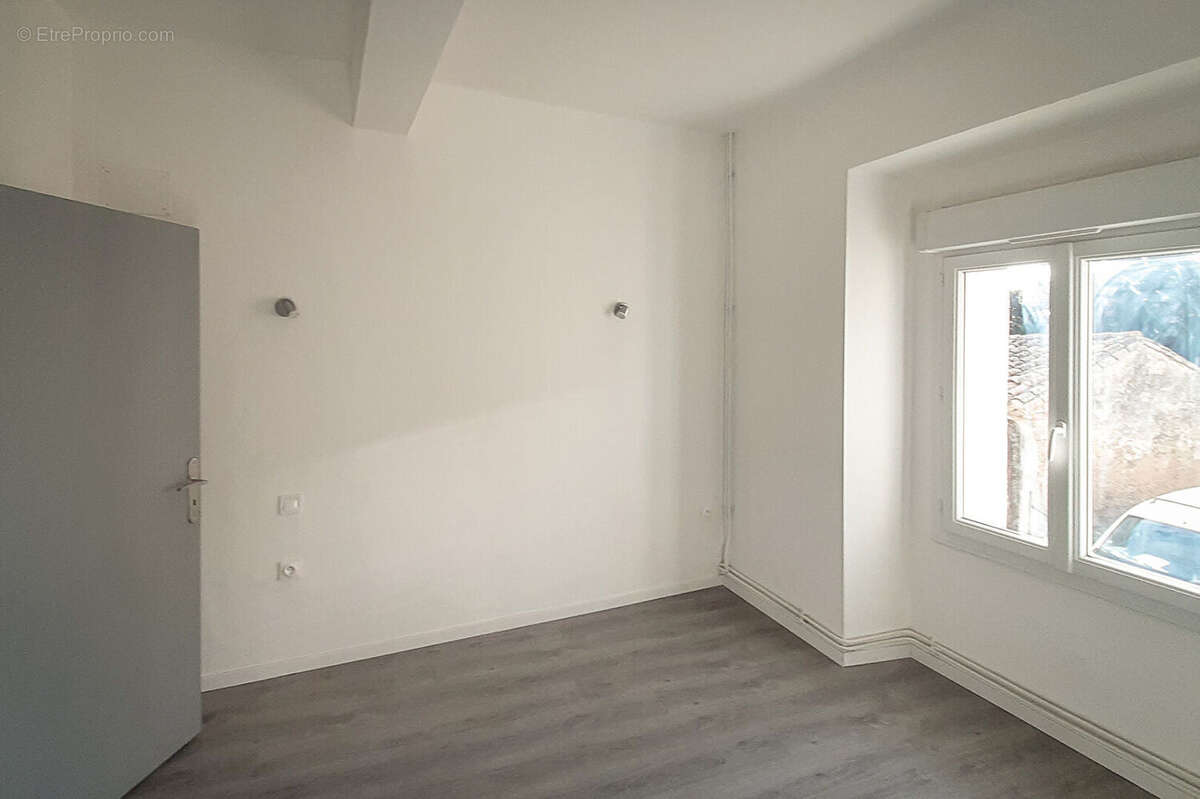 CARCASSONNE - VILLALBE Maison de village T5 104m² rénovée et déjà louée - photo 12