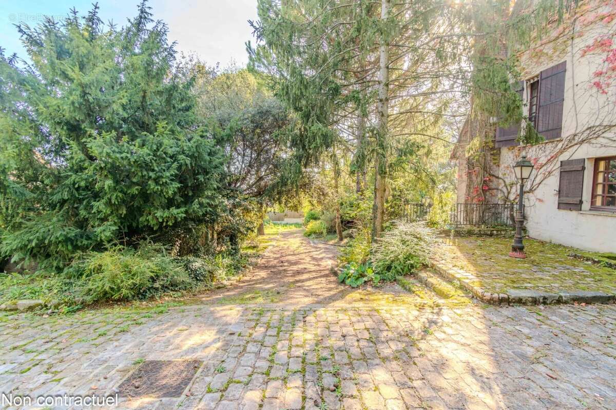 Maison à DEUIL-LA-BARRE