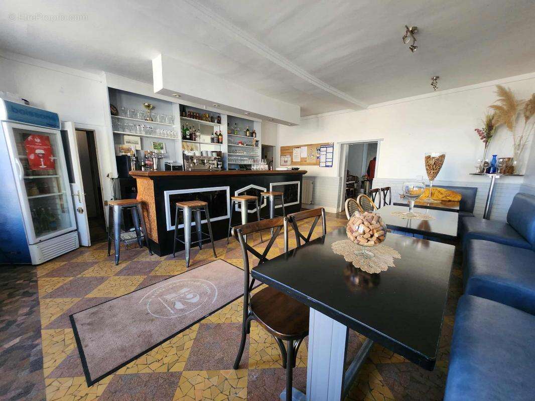 Autre à COURS-LES-BARRES