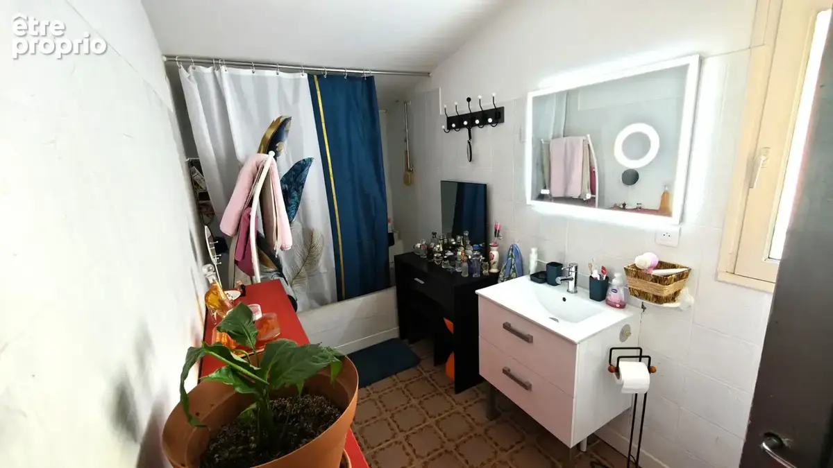 Plain pied 3 pièce(s) 65 m2  + atelier , garage et 500m² terrain - photo 11