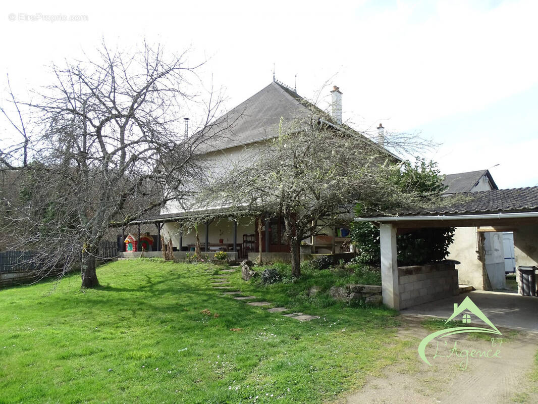 Maison à SAINT-JUNIEN