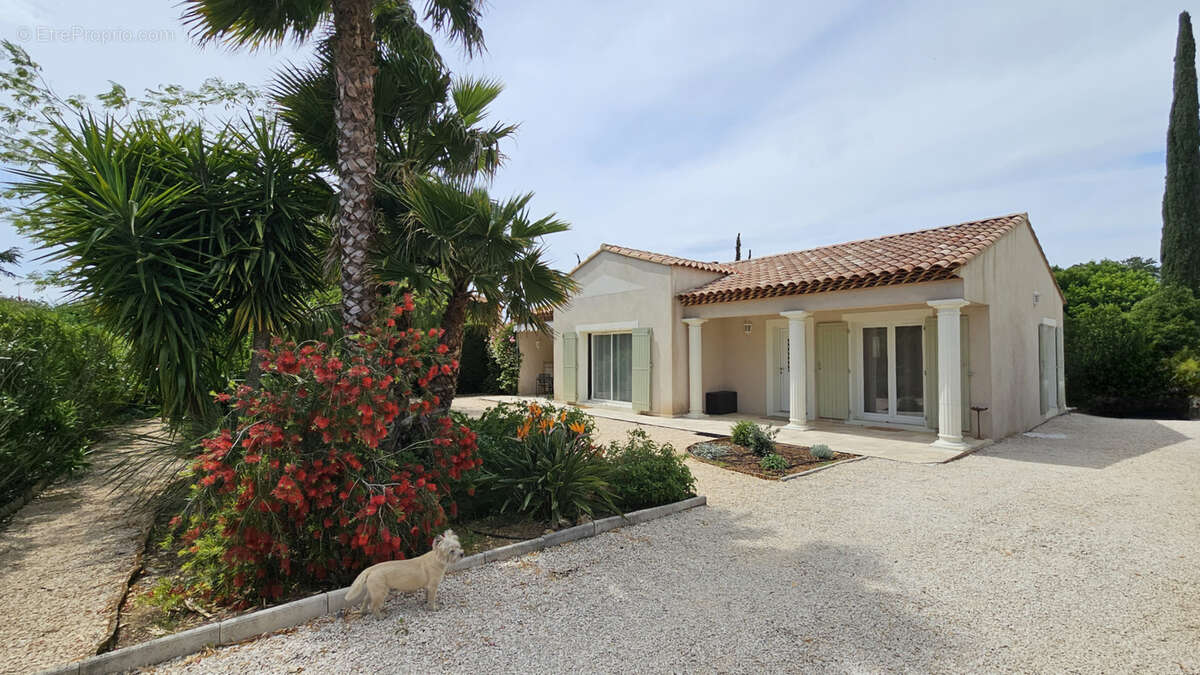 Maison à SAINT-CYR-SUR-MER