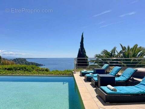 Maison à THEOULE-SUR-MER