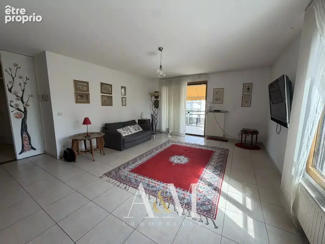 Appartement T4 de 90 m² + terrasse 14 m², cave et garage - photo 5