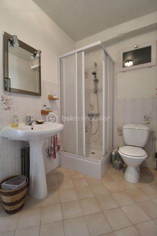 Maison à VILLENEUVE-SUR-YONNE