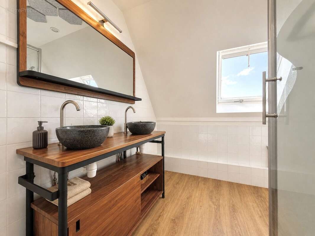 Appartement à SARTROUVILLE