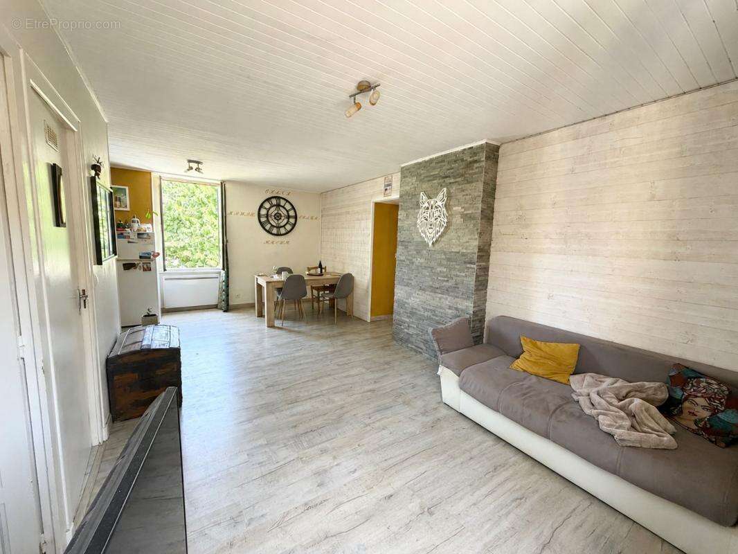 Appartement à SAINT-PIERRE-LA-PALUD