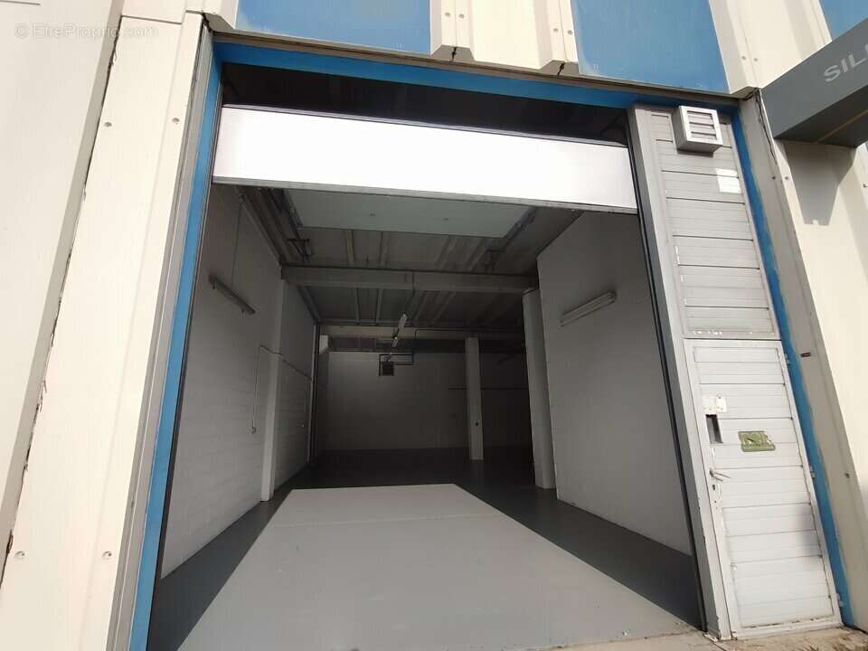 Autre à SAINT-QUENTIN-FALLAVIER