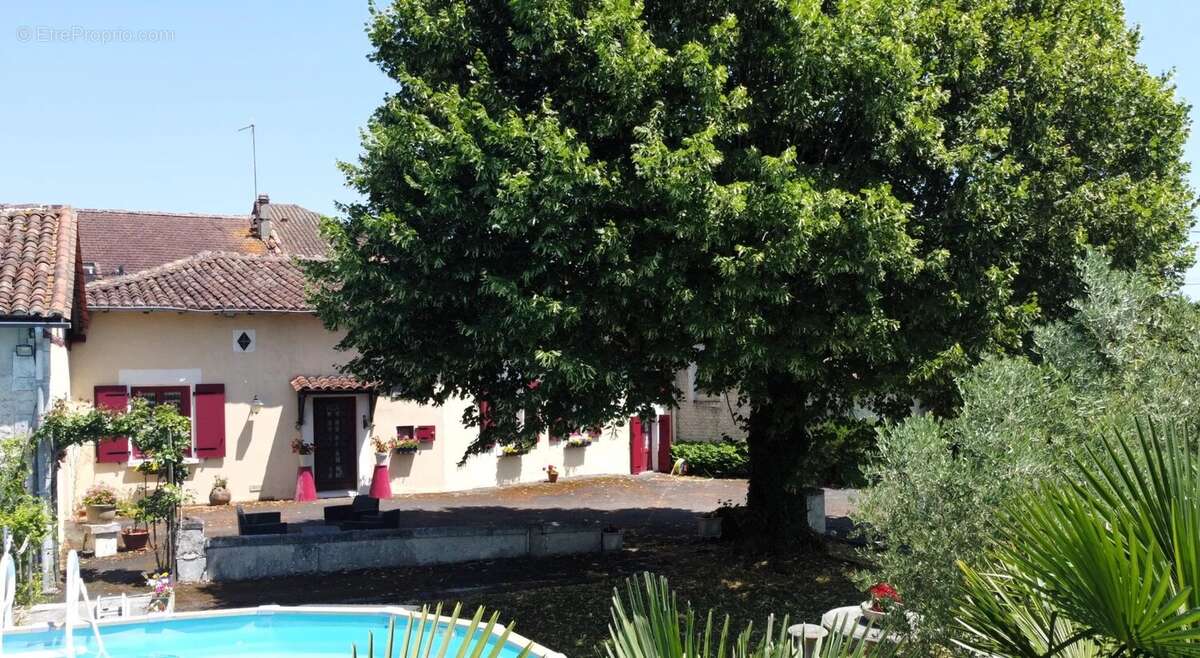 Maison à SAINT-AMANT