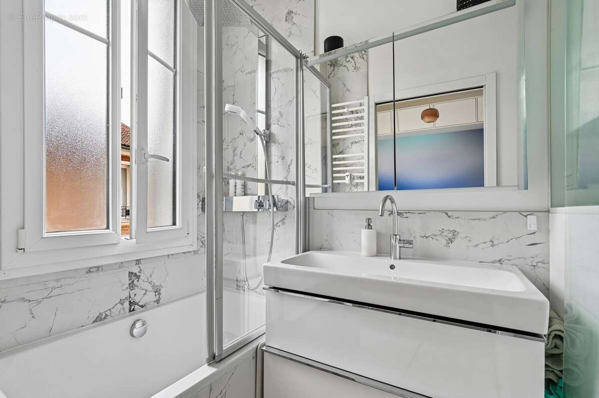 Appartement à NEUILLY-SUR-SEINE