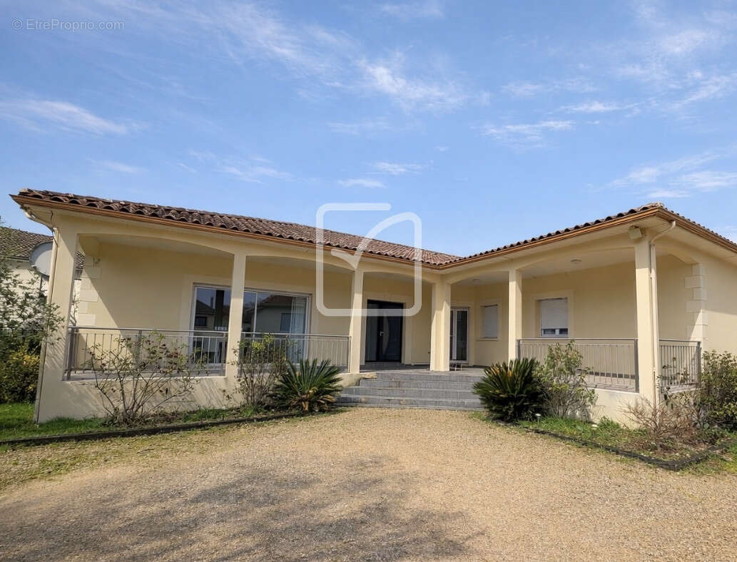 Maison à TERRASSON-LAVILLEDIEU