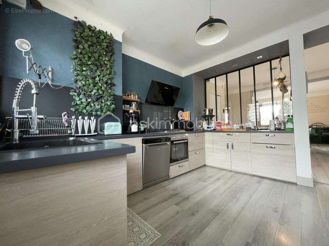 Appartement T4/5 de 104 m² avec balcon et cave – Cognin - photo 9